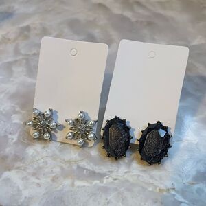 2 Pairs of Statement Stud Earrings